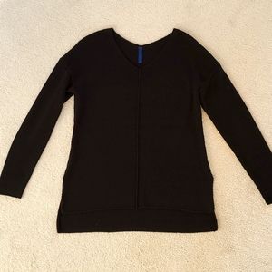 Falls Creek * V neck black tunic sweater